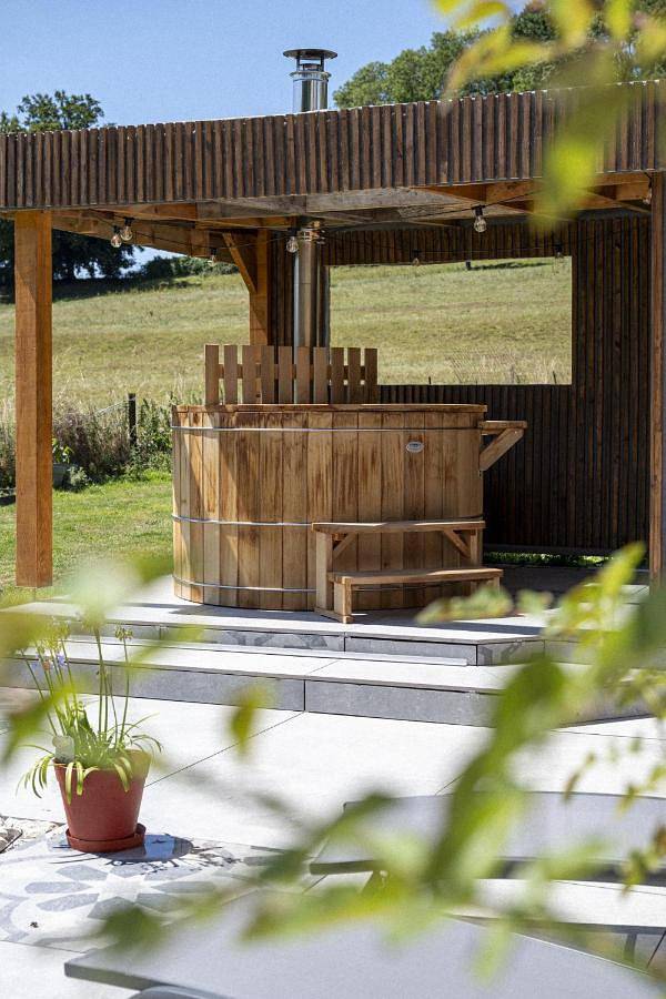 Gîte pour 2 personnes, avec terrasse ainsi que jardin et jacuzzi dans Vaux-Marquenneville