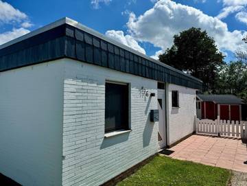 Bungalow für 4 Personen in Friesenstrand Tossens, Butjadingen, Bild 1