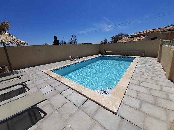 Gîte pour 4 personnes, avec jardin ainsi que vue et piscine à Théziers - 3