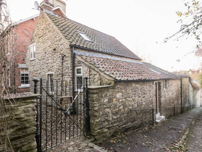 Log cabin for 4 people, with garden in Pickering