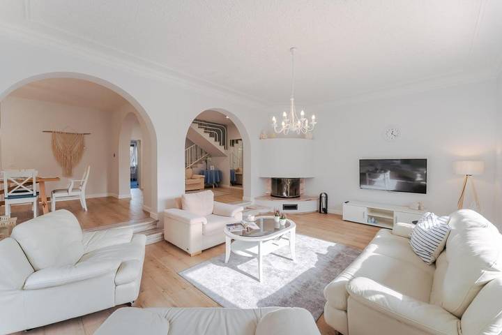 Luxus-Ferienhaus für 13 Personen, mit Balkon und Terrasse sowie Garten und Sauna in Kolberg
