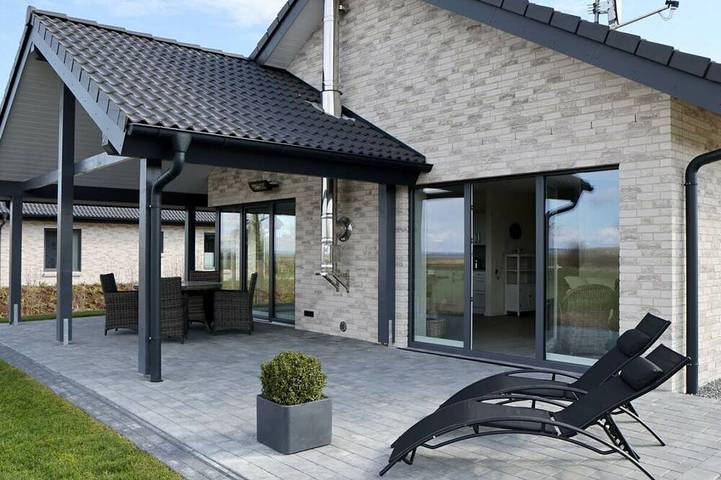 Ferienhaus für 4 Personen, mit Terrasse in Niesgrau