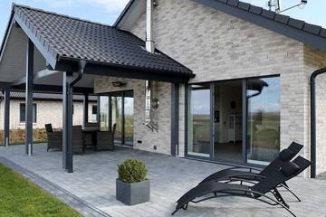 Ferienhaus für 4 Personen, mit Terrasse in Niesgrau