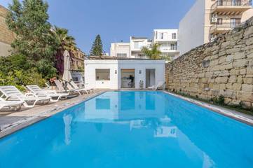 Maison d’hôte pour 2 personnes, avec jardin ainsi que terrasse et piscine à San Giljan
