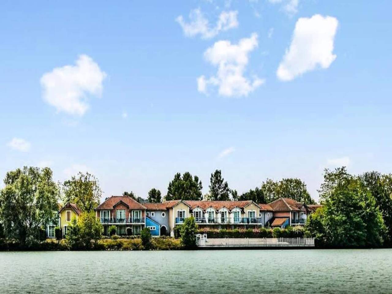 Entire apartment, Apartment in Marciac by the Lake in Marciac, Gers