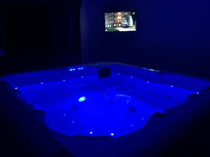 Maison d’hôte pour 4 personnes, avec Jacuzzi et Terrasse ainsi que Jardin et Vue