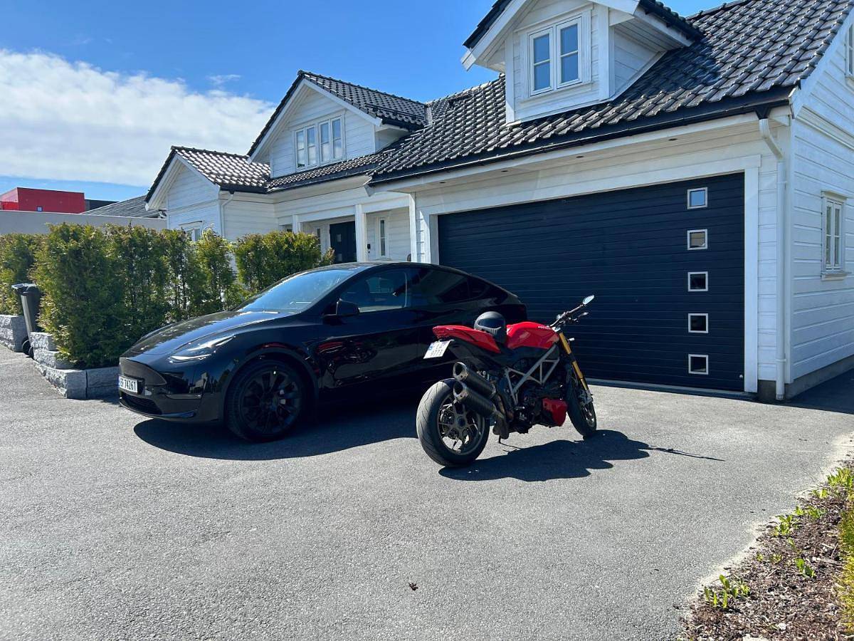 Romslig hus med jacuzzi, spillrom og stor terrasse in Fredrikstad
