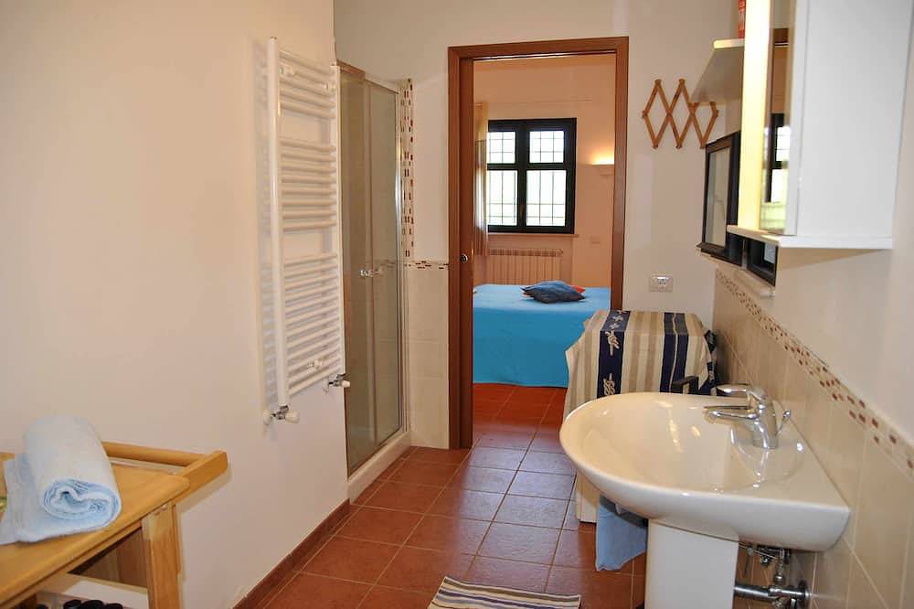 Red Roses ground floor flat in villa in Itri, Provincia de Latina