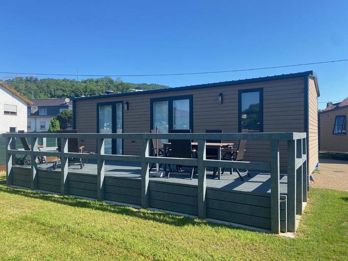 Camping für 4 Personen, mit Ausblick und Terrasse sowie Kinderpool in Rheinland-Pfalz - 2