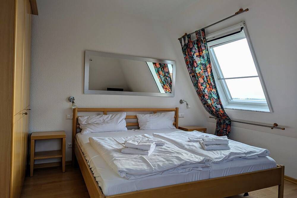 Ganze Wohnung, Fewo \"An de Waterkant\" - Leuchtturmblick, Balkon - An de Waterkant: Exklusive in Wiek, Rügen
