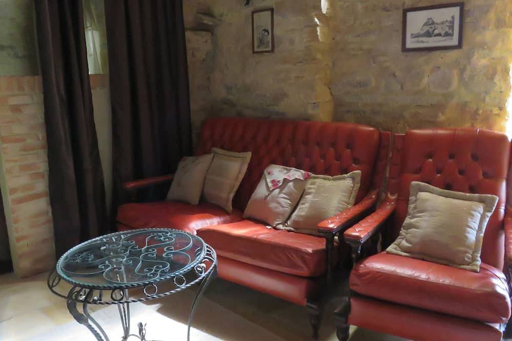 Apartamento entero, Depontet-fronzele oil mill: gite \"le laurier in Lagorce, Ardèche