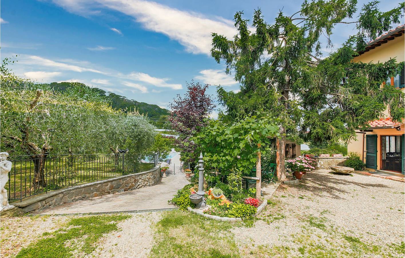 Chic Scandicci Apartment with Pool in Scandicci, Florence Province