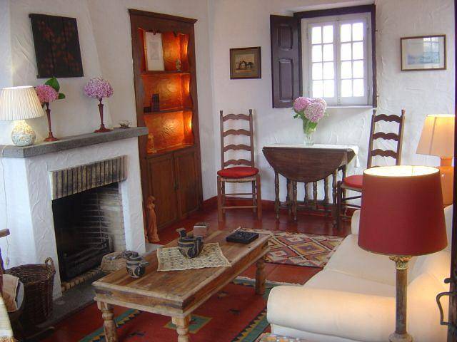 Ganze Ferienwohnung, Wohnung in Azenhas Do Mar mit privatem Parkplatz in Azenhas do Mar, Costa de Lisboa