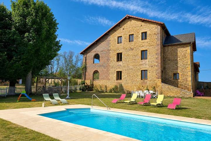 Gîte pour 10 personnes, avec Terrasse et Jardin