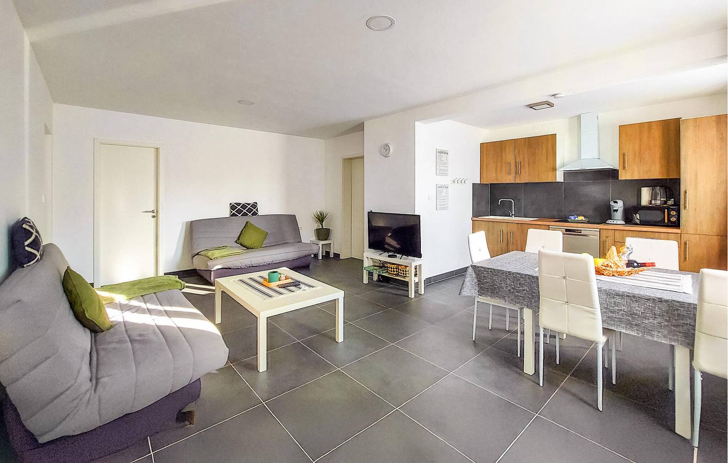 Appartement de vacances entier, Retraite en bord de mer avec piscine et jardin, parking - 2km du Rabodeau in Le Saulcy, Saint-Dié-des-Vosges