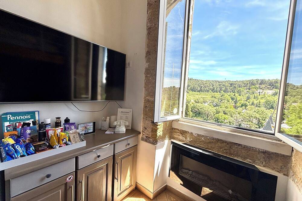 Entire apartment, Horizon Dans le Vieux Village des Pennes in Les Pennes-Mirabeau, Aix-en-Provence region