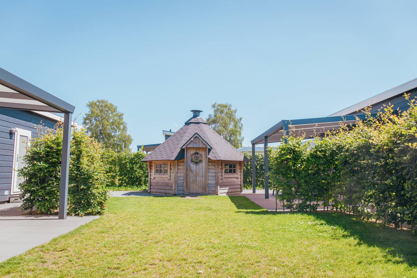 Recreatiepark De Boshoek — 6 + 6 person Veluwelodge Xl with grill house in Veluwe