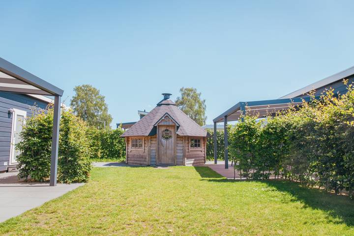 Lodge for 12 people, with pool - 1
