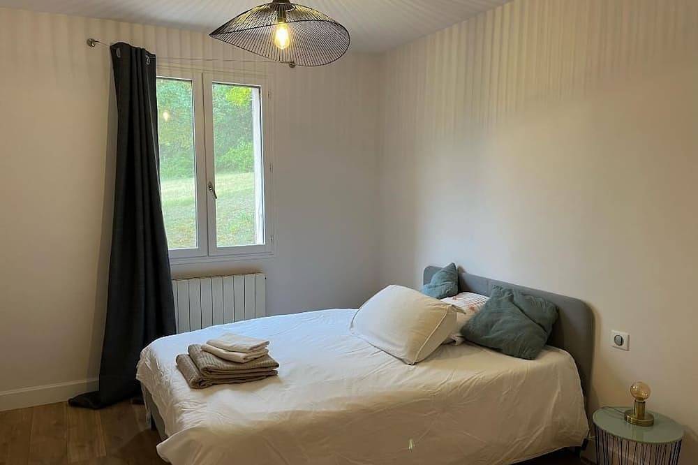 Superbe Propriété Avec vue Imprenable, Piscine, jeu de Boules au Cœur du Luberon in Saint-Saturnin-lès-Apt, Parc naturel régional du Luberon