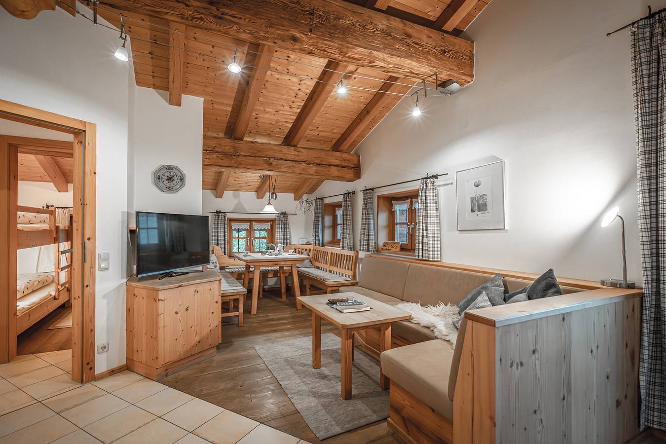 Bergbauernhof Simmerl - Ferienwohnung Geigelstein 60 qm mit zwei Schlafzimmer und Balkon in Aschau im Chiemgau, Bayerische Alpen