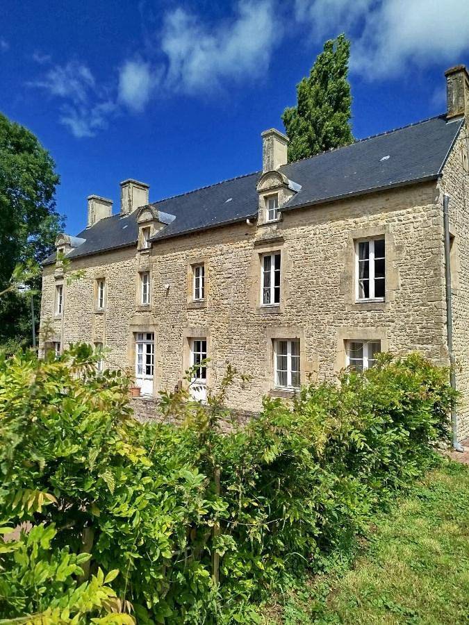 Location de vacances pour 6 personnes, avec vue et jardin à Tour-en-Bessin - 3