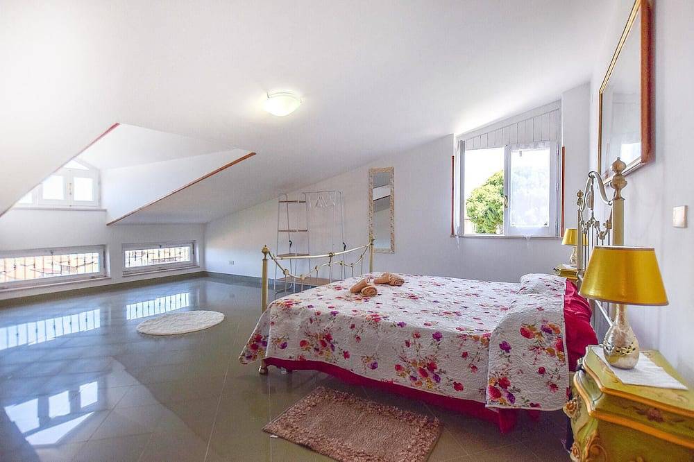 Amazing home in Maria di Castellabate with Wifi in Santa Maria di Castellabate, Castellabate