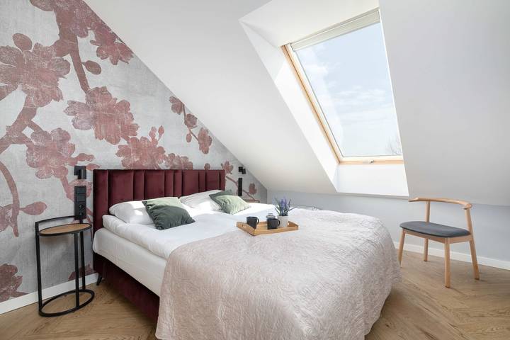 Entire apartment, Spacious Apartment | 4 Bedrooms, Balcony, Parking in Cracow, Lesser Poland