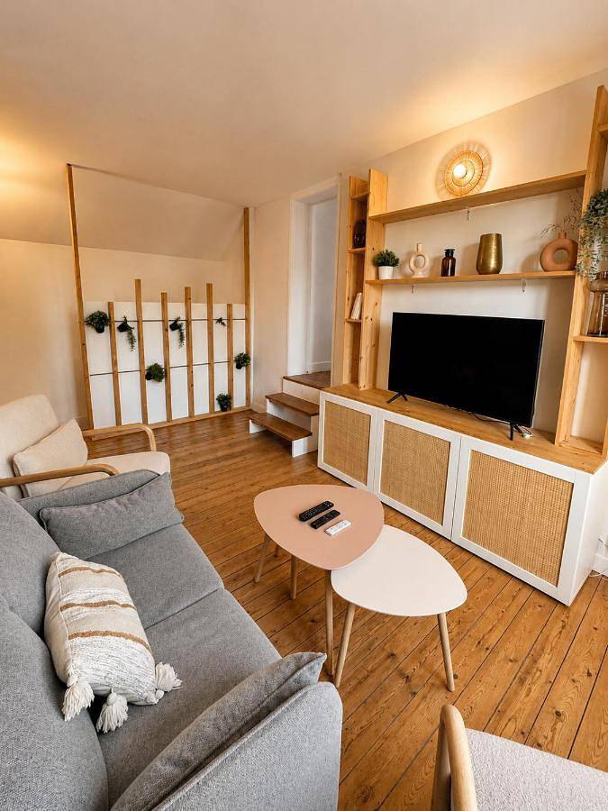 Appartement entier, Two-Bedroom Apartment in Le Vaudreuil, Région de Les Andelys