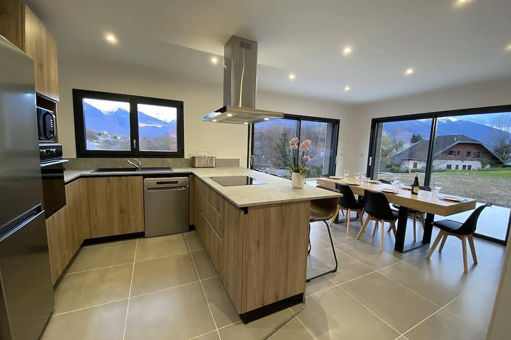 Maison neuve entre lacs et montagne,  idéal pour découvrir le pays savoyard ! in Mercury, Région d'Albertville