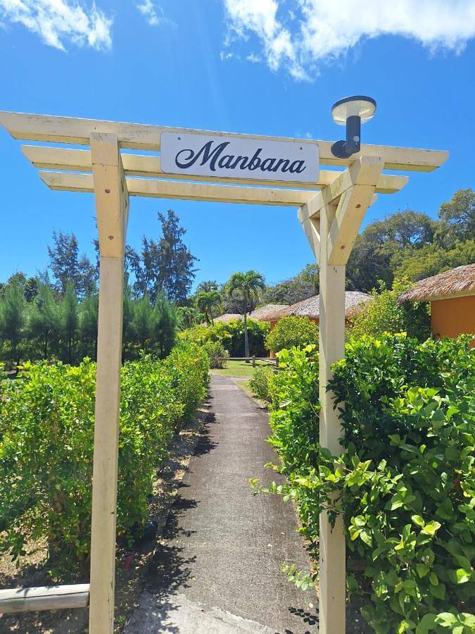 Gîte pour 4 personnes, avec bassin pour enfant ainsi que piscine et jardin dans Plage de Folle Anse - 4