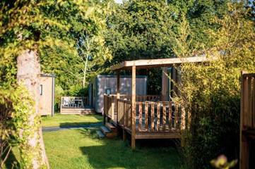 Mobil home pour 2 personnes, avec sauna ainsi que jacuzzi et bassin pour enfant à Quimper