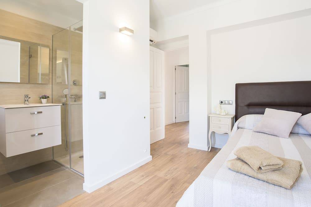 Batlet casa moderna, fantástica piscina y bbq en zona tranquila, climatizada. in s'Horta, Felanitx