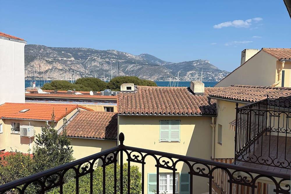 Entire apartment, Charming apartment with terrace & harbor view - Saint Jean Cap Ferrat in Saint-Jean-Cap-Ferrat, Mediterranean Coast (France)