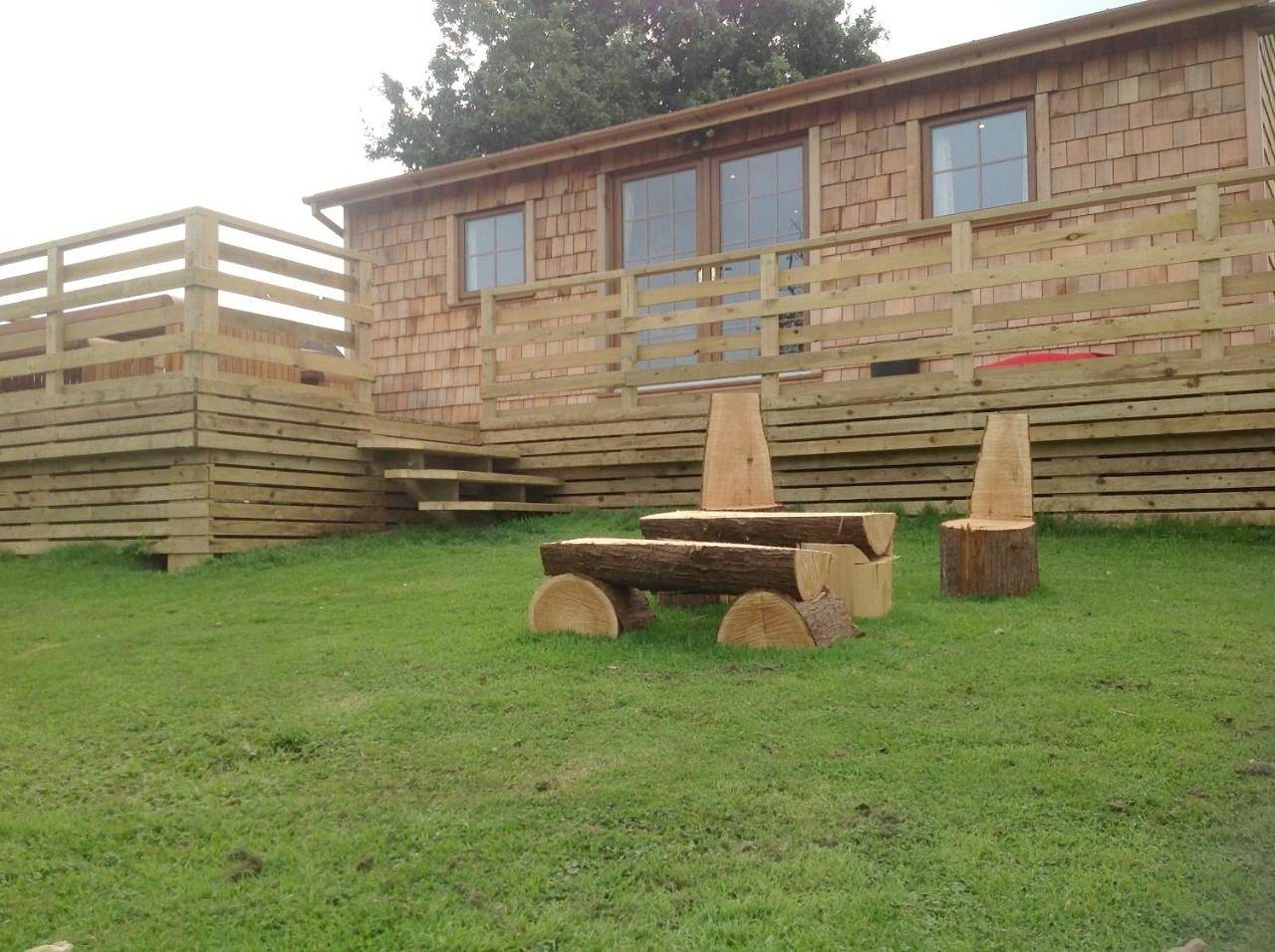 Puffn Shepherd Hut in Bangor, Snowdonia