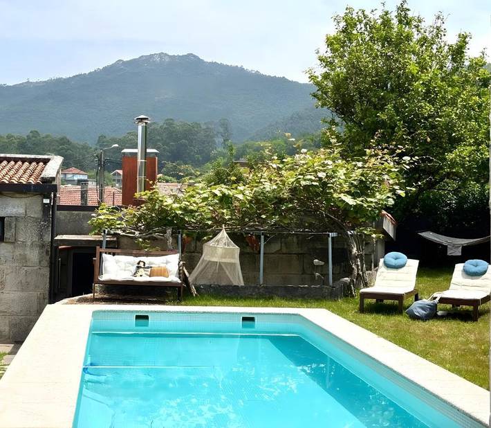 Chalet para 10 personas, con vistas además de jardín y piscina en Gondomar