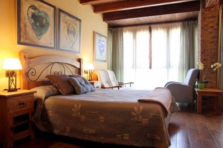 Hotel para 2 personas, con vistas en Roncal-Salazar - 4