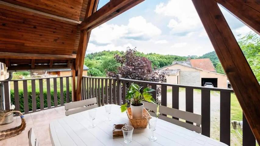 Appartement de vacances pour 5 personnes, avec balcon et piscine dans Lozère