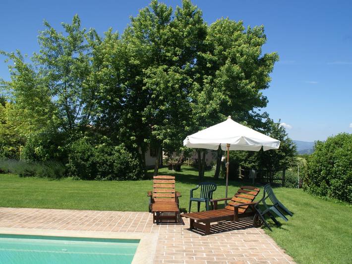 Agriturismo per 2 persone, con Terrazza e Giardino nonché Piscina a Montone