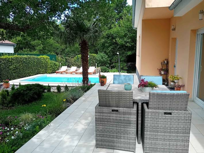 Ferienhaus für 4 Personen, mit Garten in Grizane