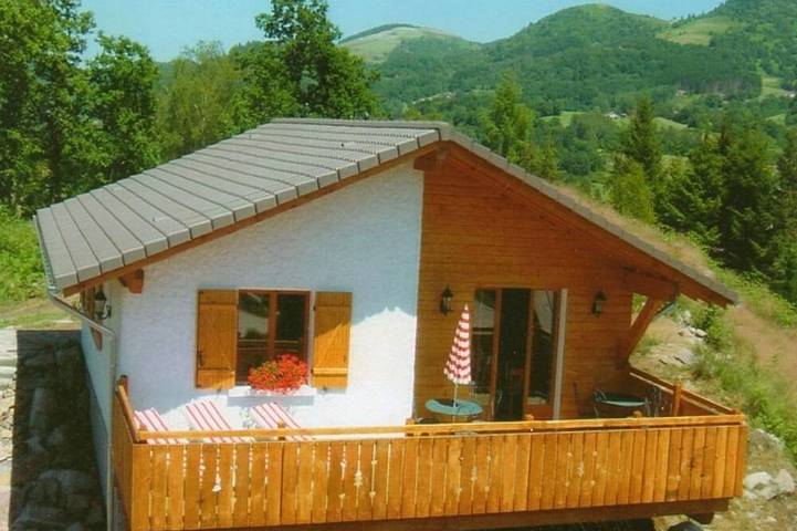 Chalet pour 8 personnes, avec balcon et piscine, animaux acceptés