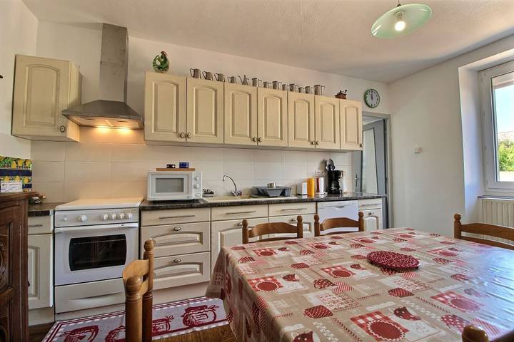Gîte pour 5 personnes, avec Terrasse ainsi que Jardin et Vue dans Plage Saint-Guirec - 4