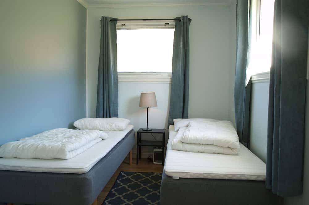 5 bedrooms, large apartment on farm, nice view and nature in Herand, Hardangerfjord