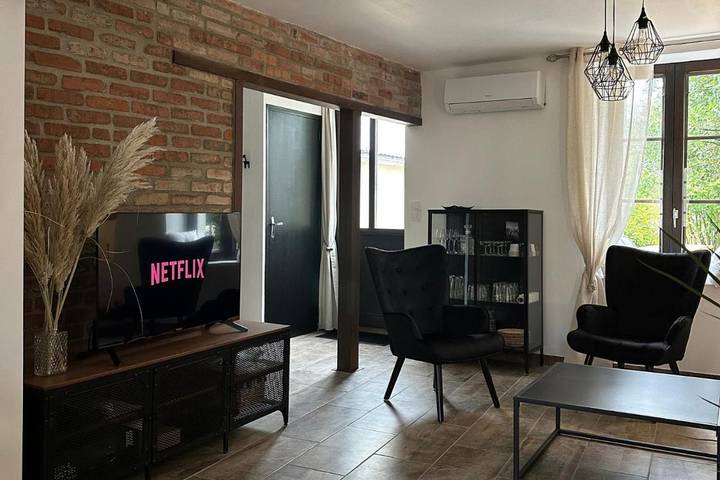 Location de vacances pour 6 personnes, avec terrasse et jardin à Meusnes