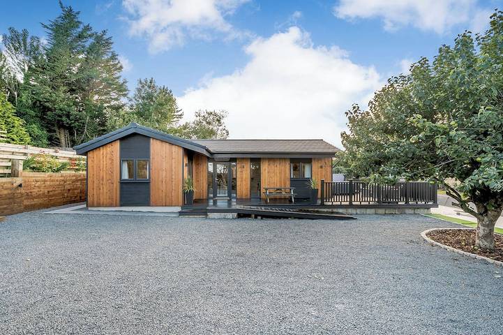 Gîte pour 4 personnes, avec jacuzzi et jardin