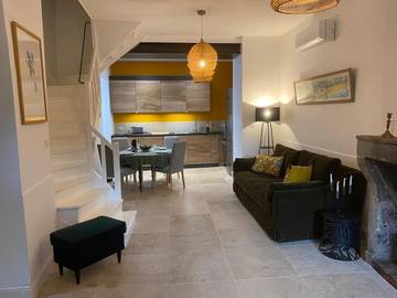 Gîte pour 5 personnes, avec balcon à Noyers