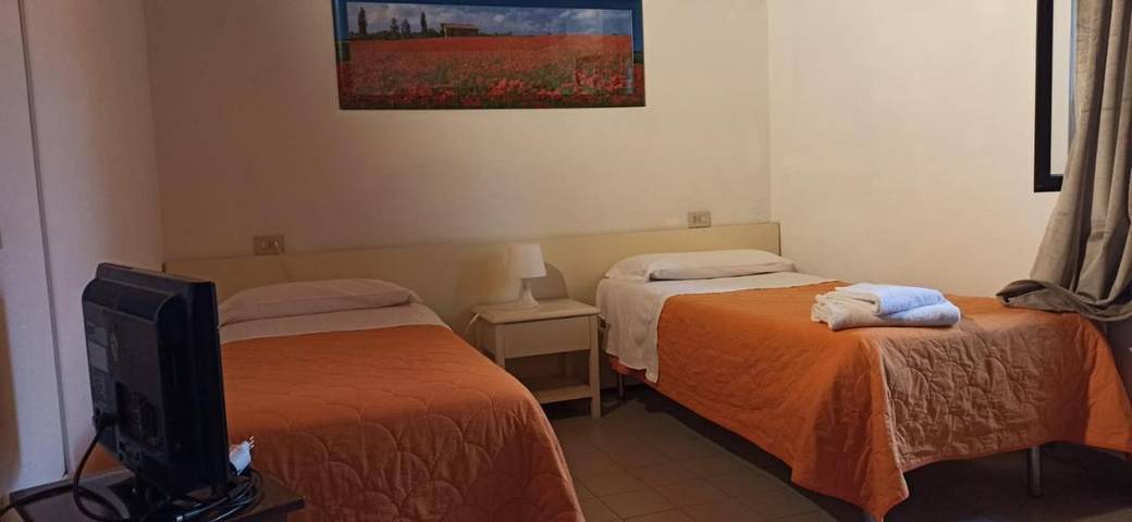Parc de vacances pour 2 personnes, avec jacuzzi ainsi que piscine et jardin, animaux acceptés dans Scarperia - 2