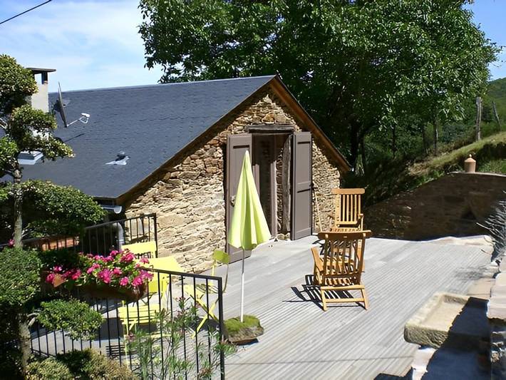 Gîte pour 2 personnes, avec jardin et terrasse, animaux acceptés à Coupiac