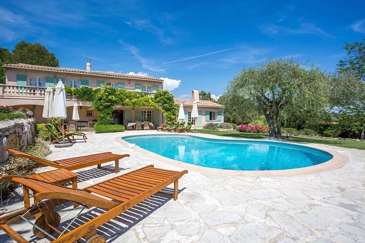 Villa for 8 people, with garden in Valbonne