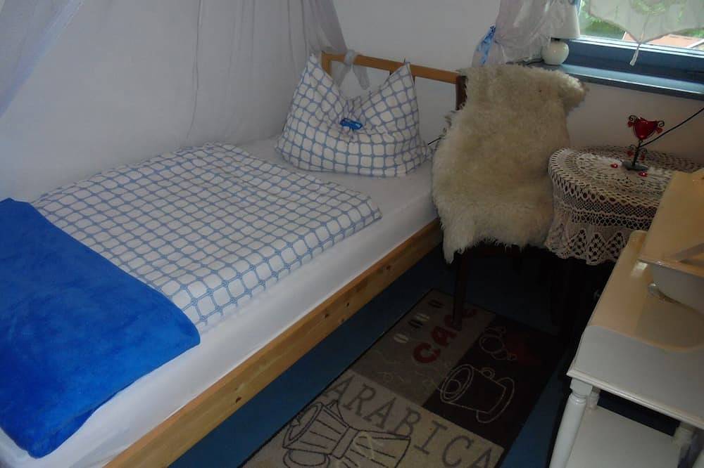 Ganze Wohnung, Romantische Ferienhaus (69 qm) für bis zu 2 Personen in Weiden in der Oberpfalz, Naturpark Nördlicher Oberpfälzer Wald