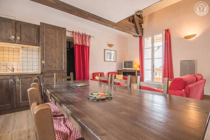 Gîte pour 8 personnes, avec terrasse à Albiez-Montrond - 2